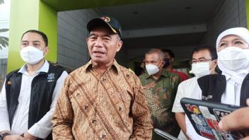 Menko PMK Jenguk Korban Seluncuran Ambruk di Kenpark Surabaya