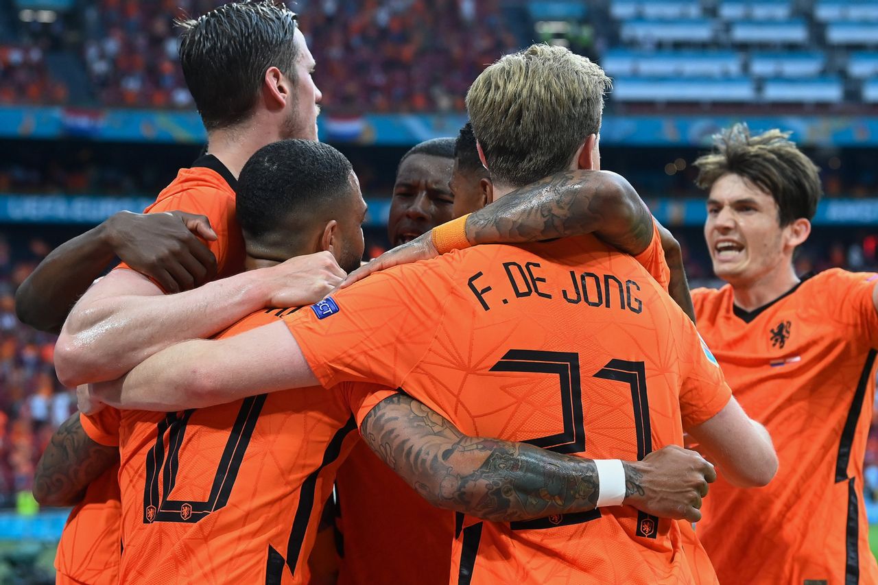 13年ぶり オランダはラウンド16ユーロの予選を通過