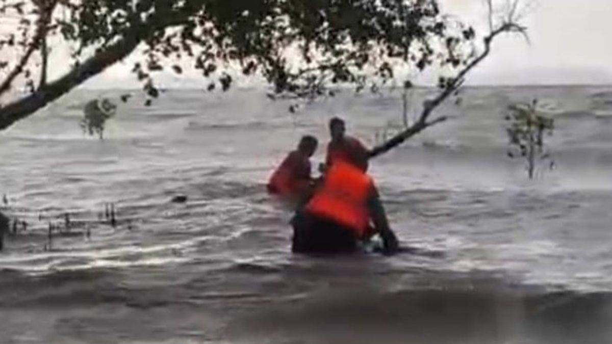 28 راكبا على متن سفينة غرقوا على طريق راها - ماليجانو على قيد الحياة