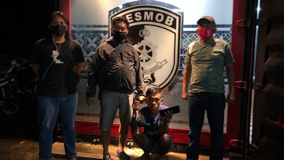 Men In Makassar Arrested By Police For Stealing Laptops, Tablets, 4 Cellphones And CCTV