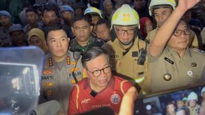 Datangi Gedung Terra Drone yang Terbakar, Pramono Jamin Pemprov DKI Tanggung Biaya Pemakaman-Perawatan Korban