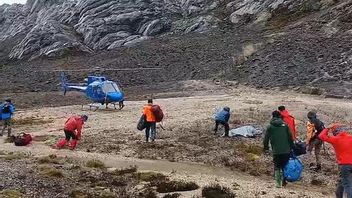 Chronology Of Two Climbers Died At The Peak Of Cartensz, Facing Extreme Weather And Paths