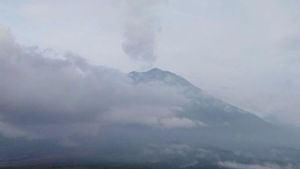 Senin Pagi Gunung Semeru Kembali Erupsi, Status Awas Masih Berlaku