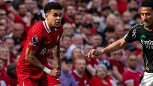Barcelona Aims At Liverpool Striker Luis Diaz