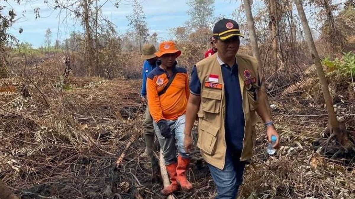 リアウ州森林・土地火災タスクフォースがペリントゥン・ドゥマイの火災を消火