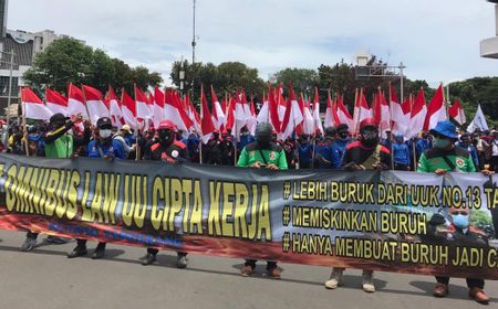 Demo Tolak UU Cipta Kerja, Ribuan Buruh Sudah Berkumpul di Patung Kuda