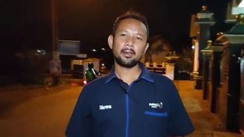 صحفي تلفزيوني خاص يصبح ضحية لاضطهاد مجموعة من الناس في ديبوك، جاوة الغربية