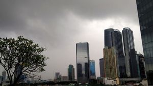 Prakiraan Cuaca Jakarta Hari Ini: Hujan Disertai Petir Siang Hari