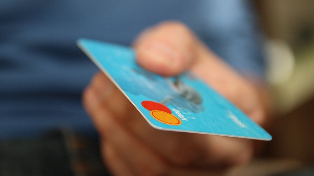 Akibat Sanksi Barat, Sberbank Gunakan Chip Bekas yang Tidak Aktif untuk Terbitkan Kartu Kredit Baru