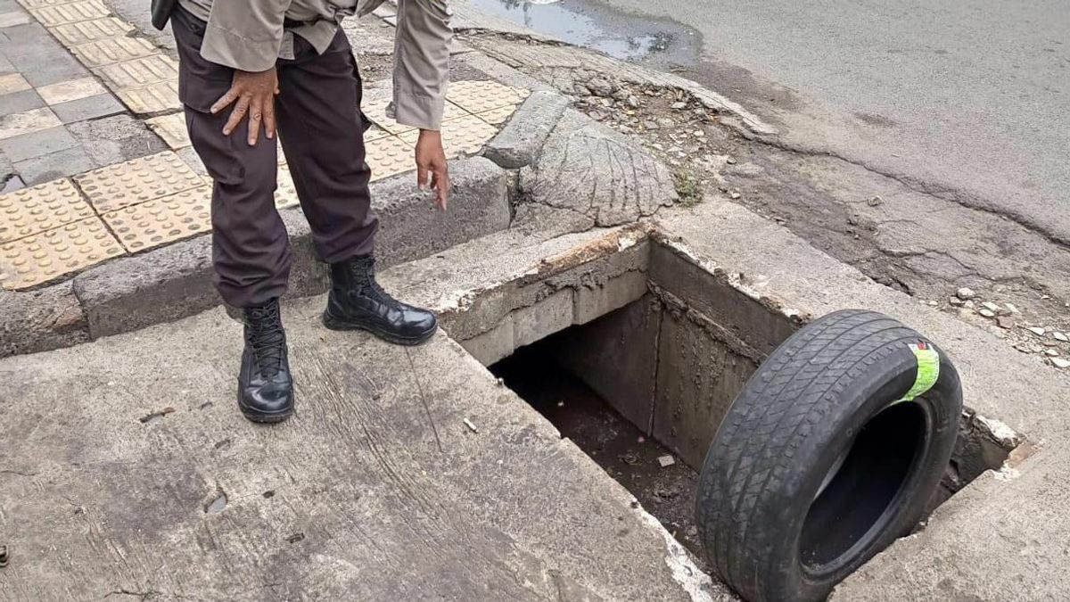 Culvert Covers In Depok Lost Stolen, Road Users Can Get Injured