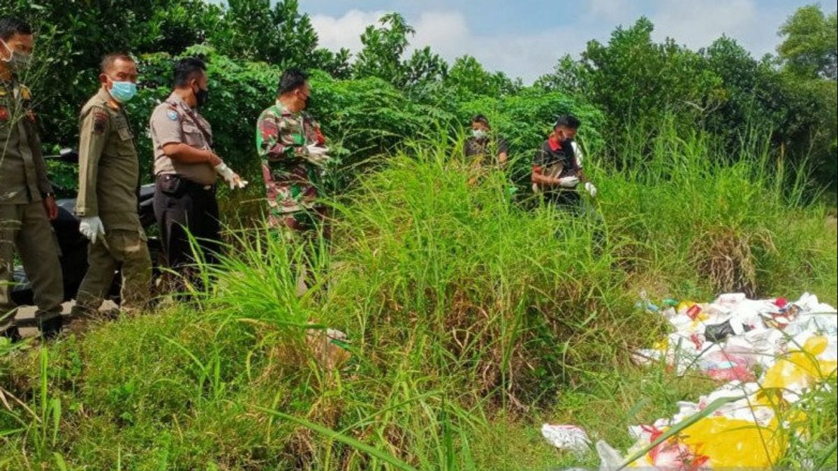 55 Karung Limbah Medis Berisi APD-Jarum Suntik Beralamat Tangerang Ditemukan di Bogor, Siapa Buang Sembarangan?