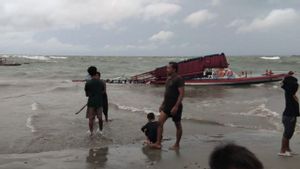 马拉贝罗海滩的一艘沉船造成七人死亡