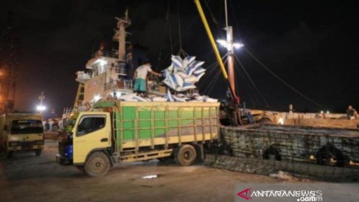 Gubernur BabeL Minta KSOP Utamakan Bongkar Kapal Sembako Mencegah Lonjakkan Harga