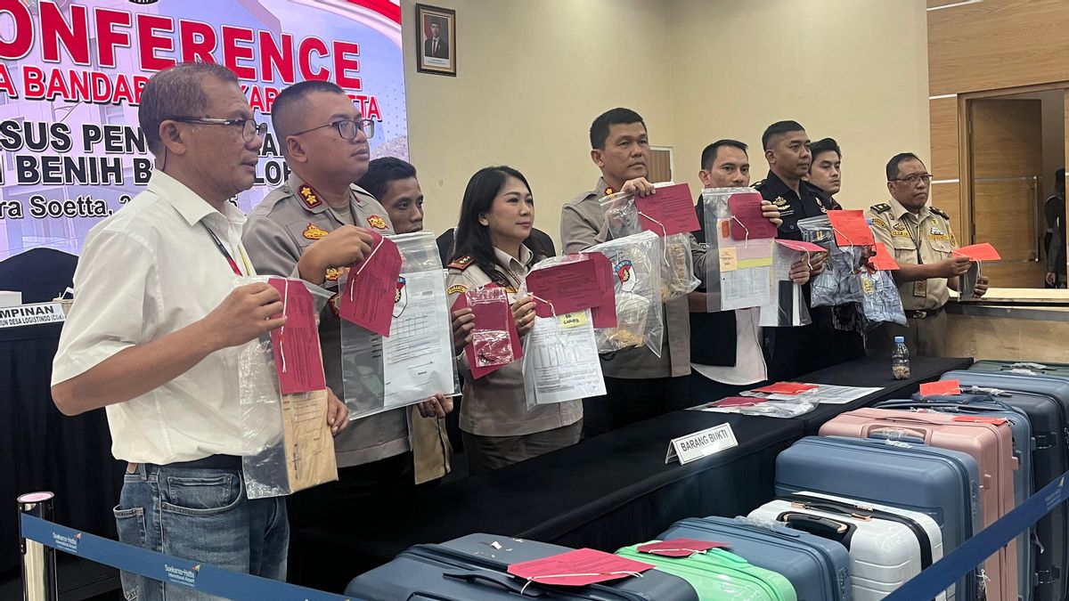 arrosant les graines de Lobster, arrêtés par 5 agents de l'Avsec de l'aéroport de Soetta