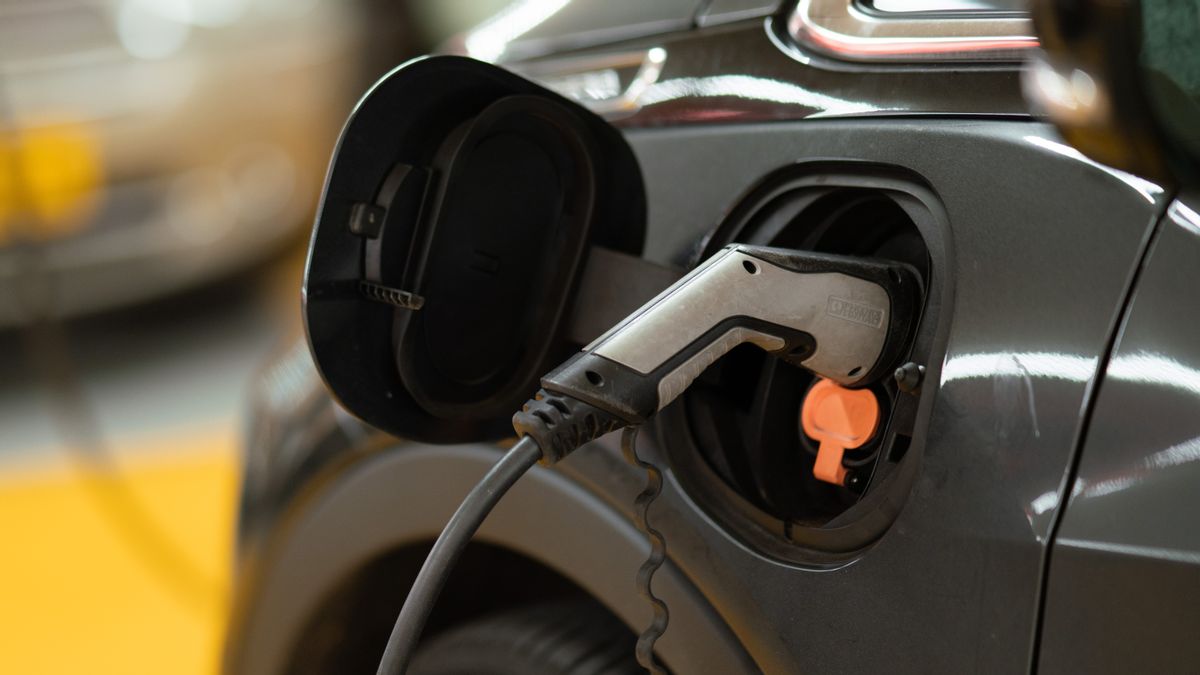 充電ステーションにおける電気自動車の充電率に関する規則:ここに説明があります
