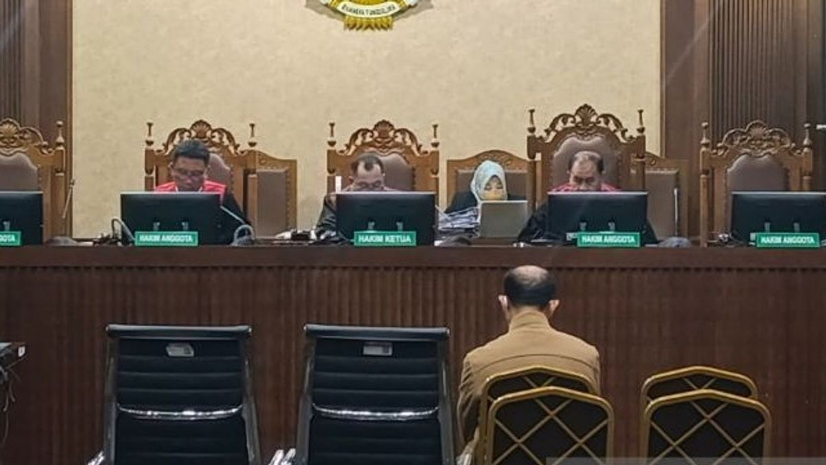 Le juge rejette l’acte d’accusation du procureur dans l’affaire TPPU Gazalba Saleh: Pas de déléguation de poursuites de la Cour suprême