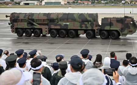 Perdana, Korea Selatan Pamerkan Rudal Monster Hyunmoo-5 di Hari Angkatan Bersenjata