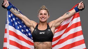 Ada-Ada Saja, Petarung UFC yang Juga Bintang OnlyFans Hannah Goldy  Lelang Celana Dalam Bekas Usai Kalah TKO dari Molly McCann