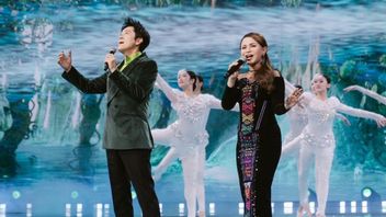 Rossa Appears With Legendary Singer Cai Quoqing On Chinese TV Station