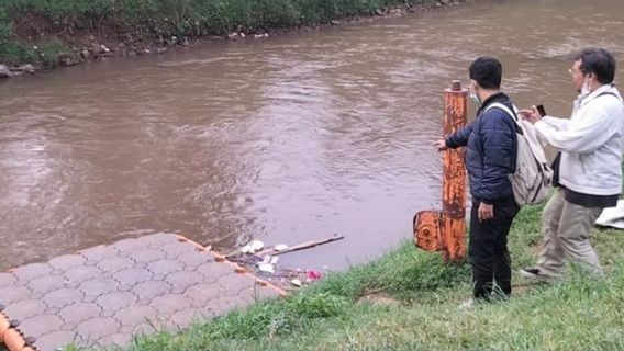 袋の中の死体の事件を明らかにする:首に刺される前に、容疑者の頭は眠っている間に被害者によって蹴られた