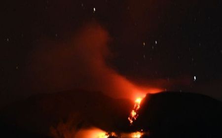 Badan Geologi: Jarak Aliran Lava Ile Lewotolok Capai 1,2 Km