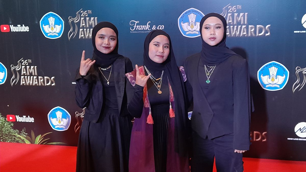 Akui Keunggulan Barasuara di AMI Awards 2023, Voice of Baceprot: Mereka Keren Banget Sih!