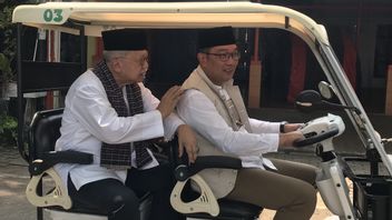 Ridwan Kamil a visité le musée Betawi et s'est rendu à Setu Babakan Bareng Fauzi Bowo.