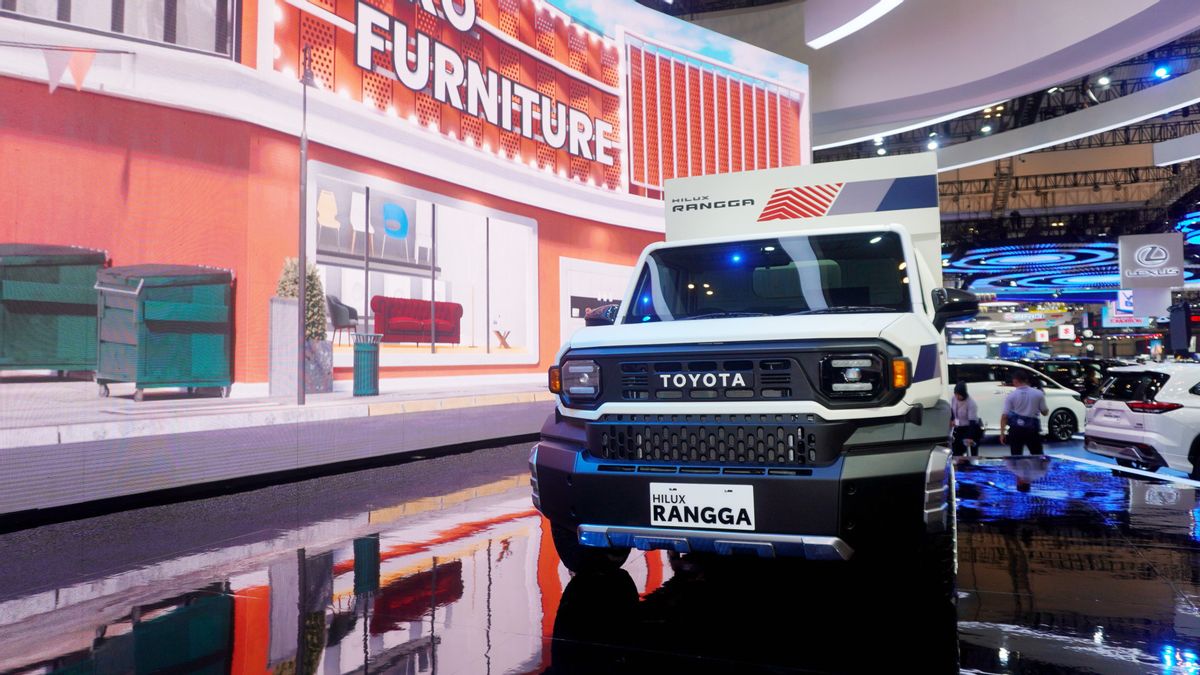 Toyota Buka Pre booking Hilux Rangga di GIIAS 2024, Bisa Jajal Langsung 