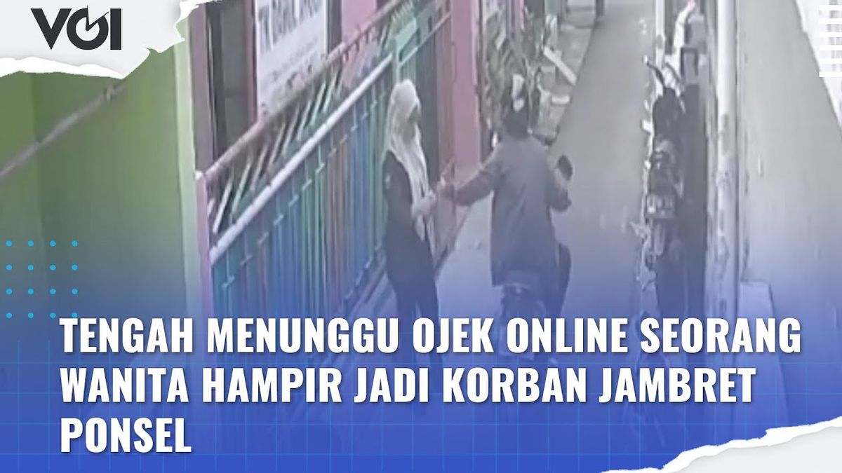 فيديو: في انتظار Ojek Online ، امرأة تكاد تصبح ضحية لهاتف محمول Jambret