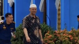 Napi Korupsi yang Keluyuran ke Kedai Kopi Dikawal Petugas Dipindahkan ke Sel Isolasi