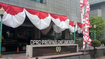 تم الاتفاق على UMP جاكرتا 2023 إلى 4.9 مليون روبية إندونيسية ، وقد استوعبت DKI DPRD العمال ورجال الأعمال  