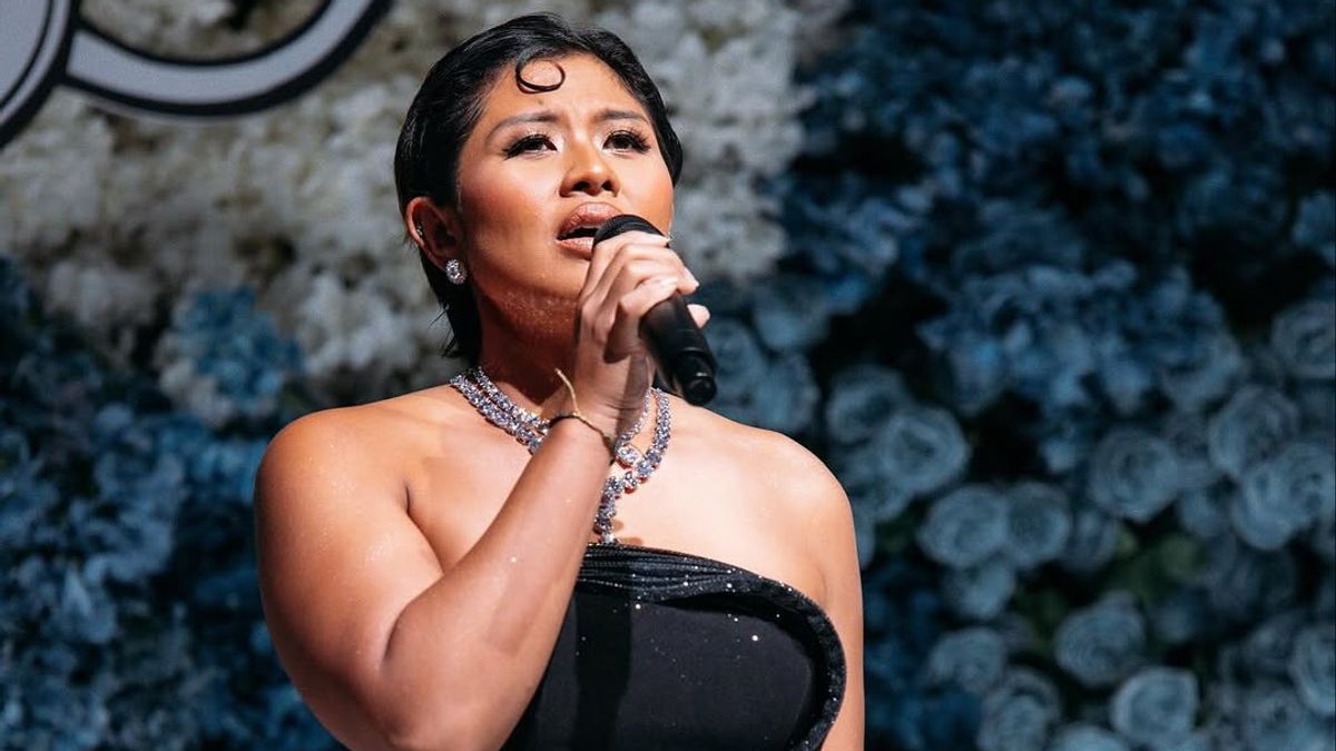 Cerita Dira Sugandi: Jadi Member Grammy Berkat Tampil di Java Jazz Festival