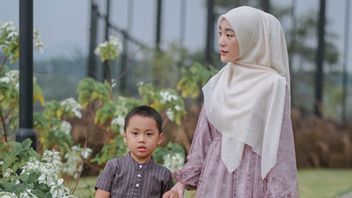 Viral Video Putra Larissa Chou Dipulangkan Alvin Faiz di Pinggir Jalan, Warganet: Emang Paket COD?