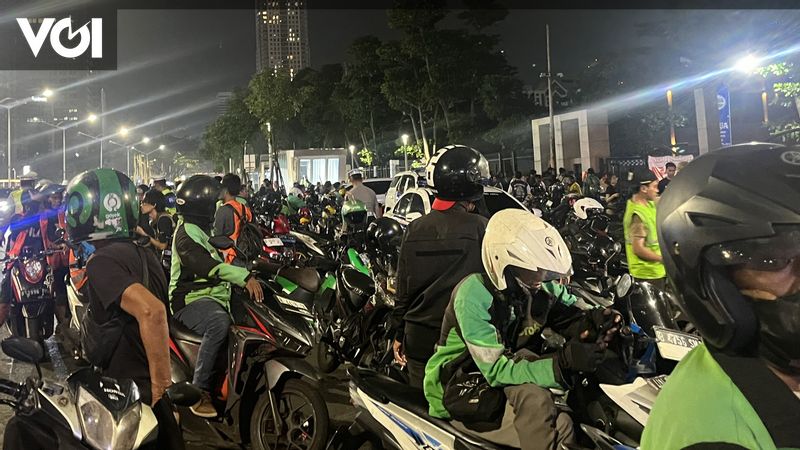 Source Of Profit After Coldplay Concert, Ojol Drivers Gather to Turn ...