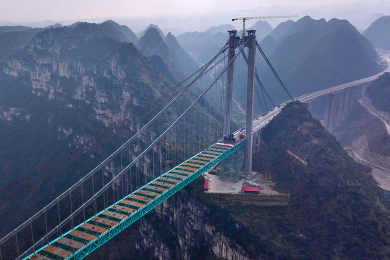 Golden Gate Competes, China Immediately Inaugurates The Highest Suspension Bridge