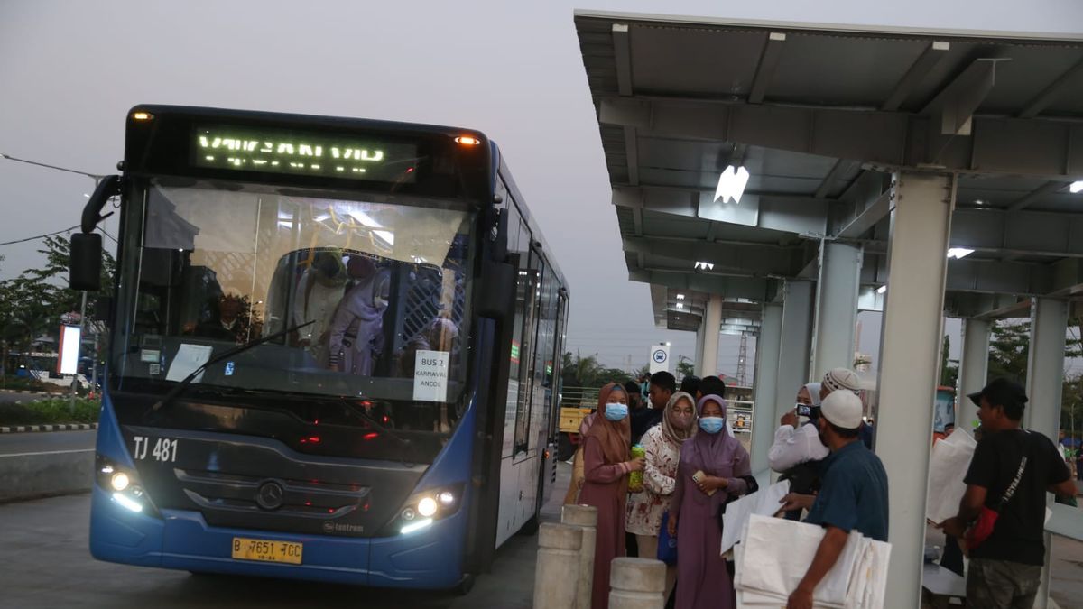 Antar Jemput Jamaah Salat Iduladha di JIS Lancar, Berkat Puluhan Bus yang Disediakan Pemprov DKI Jakarta