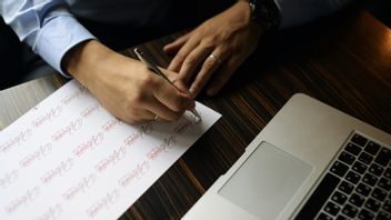 電子署名の作成方法:修正!それはコンピュータ上で最も簡単な方法です