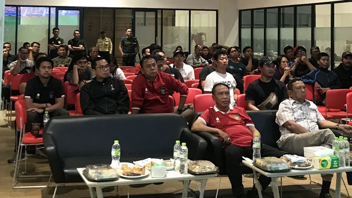 Watching Together With The Indonesian Vs Japan National Team, Zainudin Amali Waswas With Pewarta