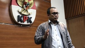 Lewat 3 Saksi, KPK Telisik Penerimaan Uang dan Mobil Mewah di Kasus Bambang Kayun