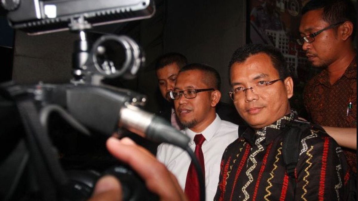 失望的丹尼·英德拉亚纳(Denny Indrayana)表示,MKMK应该解雇Anwar Usman。
