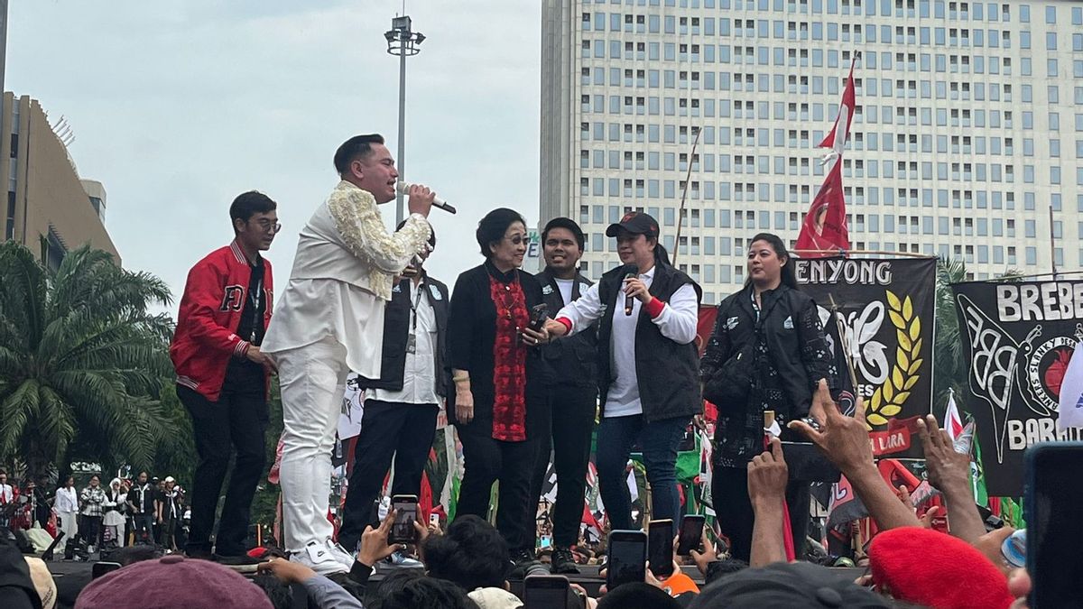 Megawati Nyanyi Bareng King Nassar at Semarang Ganjar-Mahfud 人民庆祝活动