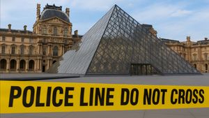 Museum Louvre Ditutup Usai Perhiasan Koleksi Napoleon Dirampok