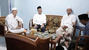 Silaturahmi ke KH Luqman Hakim, Ganjar Pranowo: Ulama Harus Dilibatkan dalam Keputusan Penting Negara