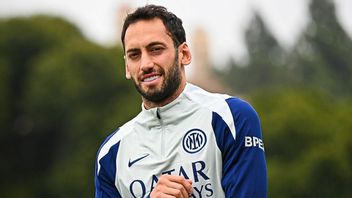 Calhanoglu加入国际米兰季前赛,但Agennya 正在与Galatasaray和Fenerbahce谈判