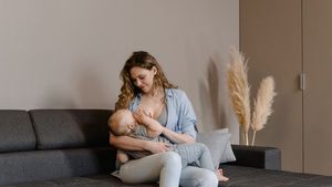 5 Tips Mudah Supaya ASI Berlimpah dan Bayi Minum Susu dengan Lancar