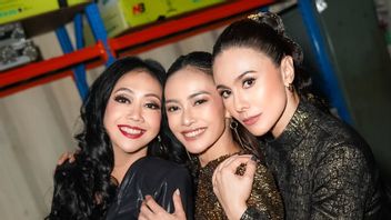 Asri Welas : Les amis de Wulan Guritno et Masayu Anastasia sont des amis curhat