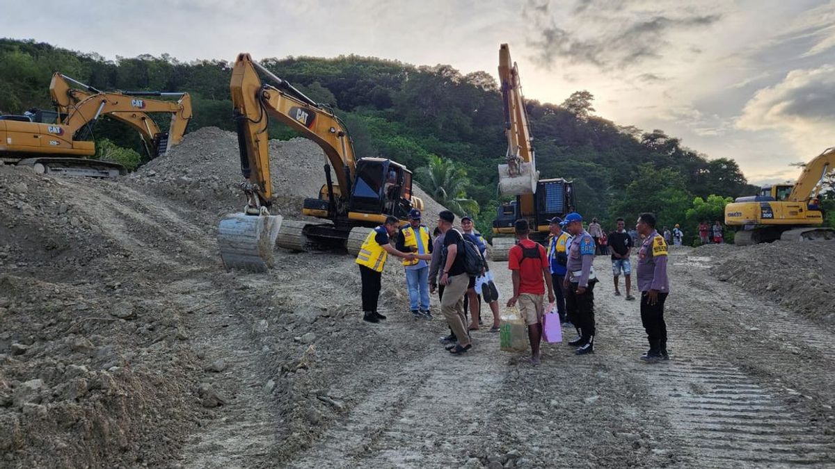 恰好一周后，物流车辆仍然无法进入跨帝汶NTT公路