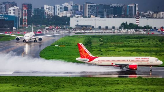 Terbang Pakai 1 Mesin, Boeing 777 Air India Tujuan Mumbai Alami Masalah Oli Balik Arah 