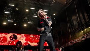Billie Joe Armstrong Dibuat Kesal Penonton yang Lebih Pilih Mainkan Lagu Oasis Ketimbang Green Day