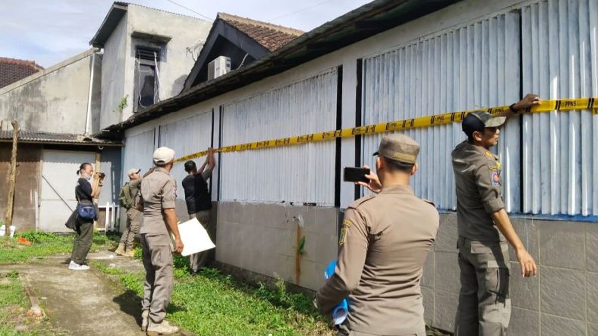 Complained By The Community, Karaoke Places In Puncak Bogor Sealed By Satpol PP